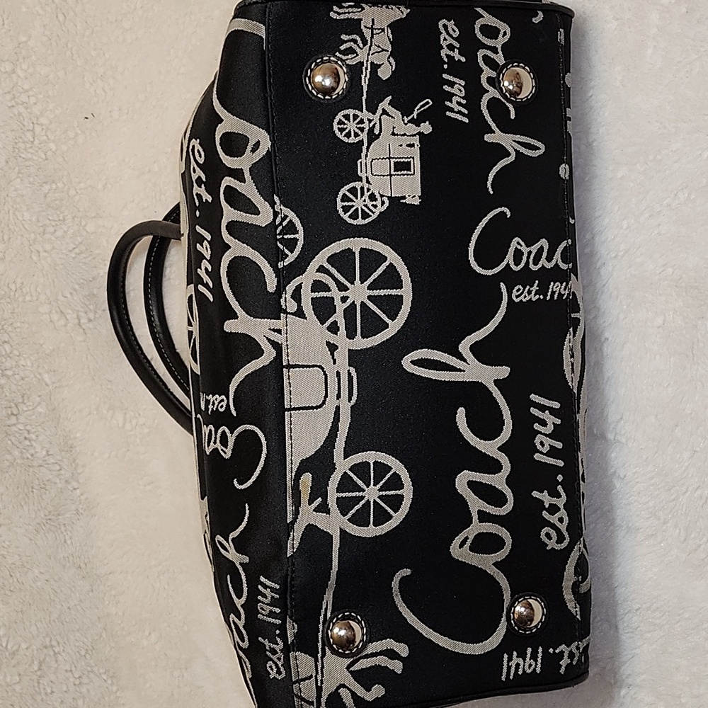 Coach Y2K Fashion Bug Horse Carriage Soho/Shoulder Bag Black and Cream - Picture 7 of 16